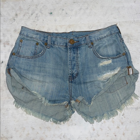 One Teaspoon Relaxed Button Fly Twisted Cuff Hem Distressed Short | size 28 - Picture 1 of 6